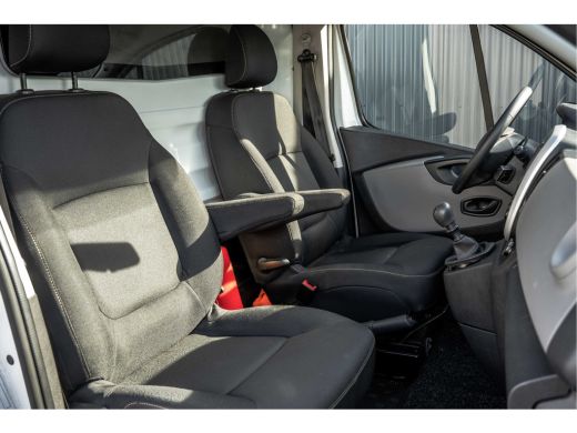 Renault Trafic 1.6 dCi 95 L1H1 | Cruise | Navi | Airco | Trekhaak | Imperiaal ActivLease financial lease