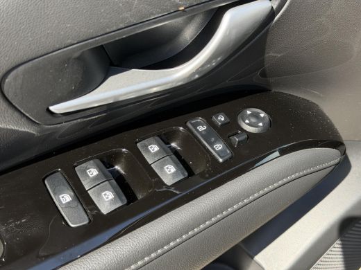 Hyundai Tucson 1.6 T-GDI PHEV Comfort Smart 4WD / Dealer Onderhouden / Fabrieksgarantie tot 9-2028 / Navigatie /... ActivLease financial lease