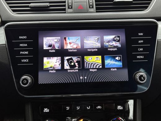 Skoda Superb Combi 1.5 TSI 150PK Automaat Business Edition / Trekhaak / Navigatie / Airco-ecc./ Pdc./ Radio-mu... ActivLease financial lease