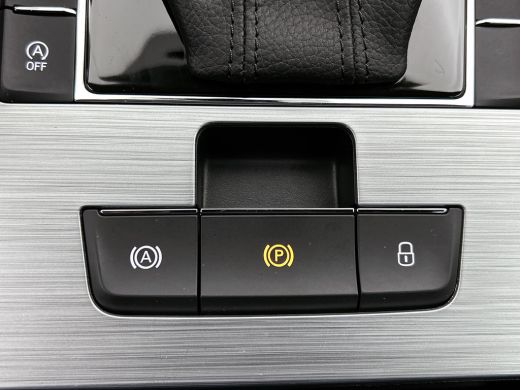 Skoda Superb Combi 1.5 TSI 150PK Automaat Business Edition / Trekhaak / Navigatie / Airco-ecc./ Pdc./ Radio-mu... ActivLease financial lease