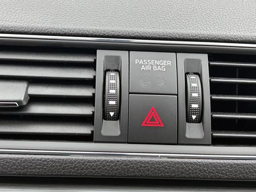 Skoda Superb Combi 1.5 TSI 150PK Automaat Business Edition / Trekhaak / Navigatie / Airco-ecc./ Pdc./ Radio-mu... ActivLease financial lease