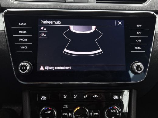 Skoda Superb Combi 1.5 TSI 150PK Automaat Business Edition / Trekhaak / Navigatie / Airco-ecc./ Pdc./ Radio-mu... ActivLease financial lease