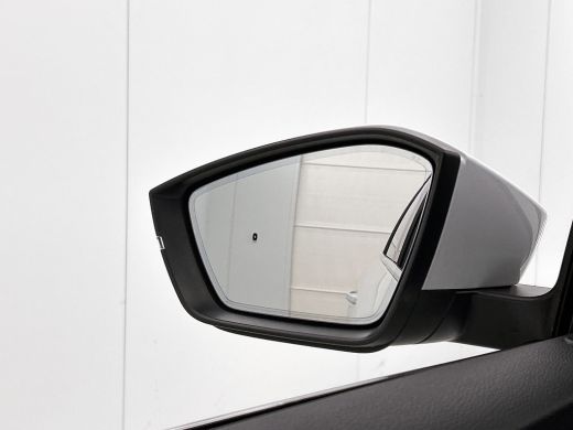 Skoda Superb Combi 1.5 TSI 150PK Automaat Business Edition / Trekhaak / Navigatie / Airco-ecc./ Pdc./ Radio-mu... ActivLease financial lease