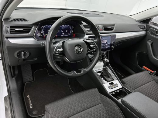 Skoda Superb Combi 1.5 TSI 150PK Automaat Business Edition / Trekhaak / Navigatie / Airco-ecc./ Pdc./ Radio-mu... ActivLease financial lease