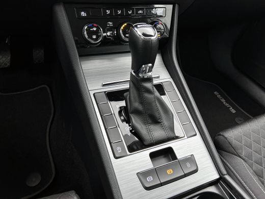 Skoda Superb Combi 1.5 TSI 150PK Automaat Business Edition / Trekhaak / Navigatie / Airco-ecc./ Pdc./ Radio-mu... ActivLease financial lease