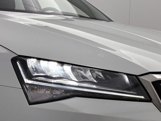 Skoda Superb Combi 1.5 TSI 150PK Automaat Business Edition / Trekhaak / Navigatie / Airco-ecc./ Pdc./ Radio-mu... ActivLease financial lease