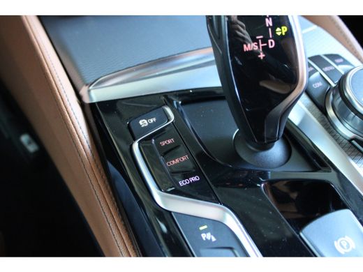 BMW 5 Serie Touring 520i High Executive M-SPORT PANO LEER NAVI LED ORG NL 121000KM!!! ActivLease financial lease