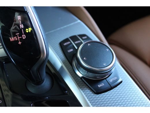 BMW 5 Serie Touring 520i High Executive M-SPORT PANO LEER NAVI LED ORG NL 121000KM!!! ActivLease financial lease