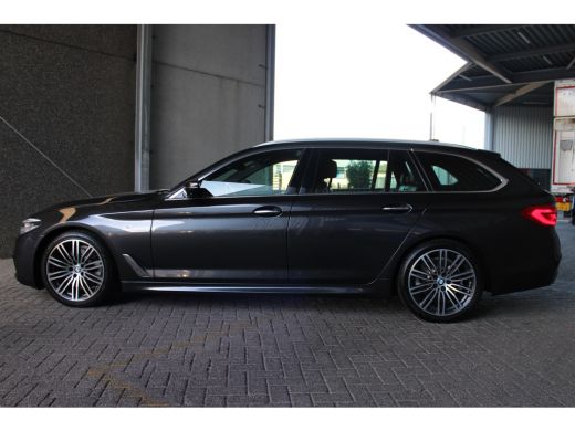 BMW 5 Serie Touring 520i High Executive M-SPORT PANO LEER NAVI LED ORG NL 121000KM!!! ActivLease financial lease