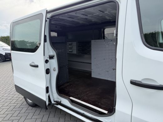 Renault Trafic 2.0 dCi 120 PK / L2H1 / 2x SCHUIFDEUR / INRICHTING / TREKHAAK / 1e EIG. / LED / CRUISE / AIRCO / ... ActivLease financial lease