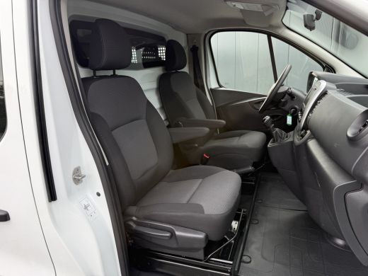 Renault Trafic 2.0 dCi 120 PK / L2H1 / 2x SCHUIFDEUR / INRICHTING / TREKHAAK / 1e EIG. / LED / CRUISE / AIRCO / ... ActivLease financial lease