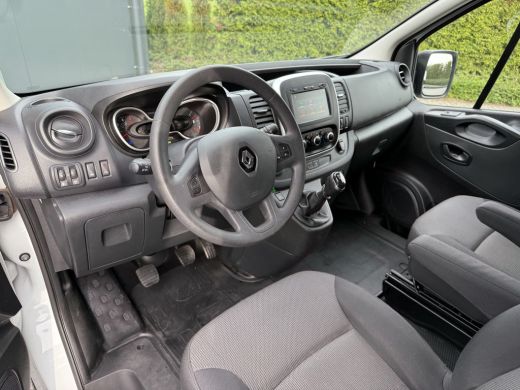 Renault Trafic 2.0 dCi 120 PK / L2H1 / 2x SCHUIFDEUR / INRICHTING / TREKHAAK / 1e EIG. / LED / CRUISE / AIRCO / ... ActivLease financial lease