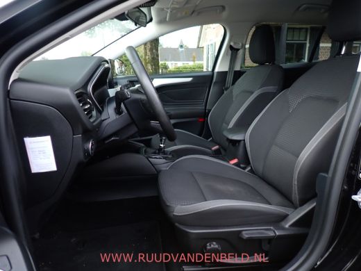 Ford Focus 1.0 EcoBoost STUUR + STOELVERWARMING / CAMERA / CARPLAY / NAVI ActivLease financial lease