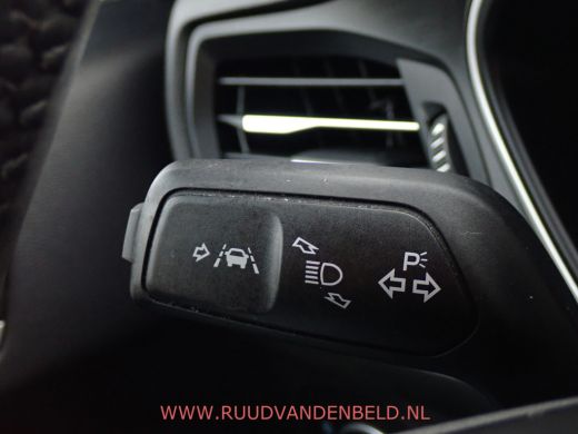 Ford Focus 1.0 EcoBoost STUUR + STOELVERWARMING / CAMERA / CARPLAY / NAVI ActivLease financial lease