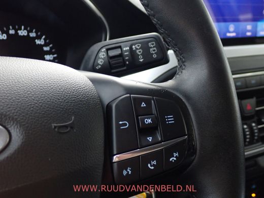 Ford Focus 1.0 EcoBoost STUUR + STOELVERWARMING / CAMERA / CARPLAY / NAVI ActivLease financial lease