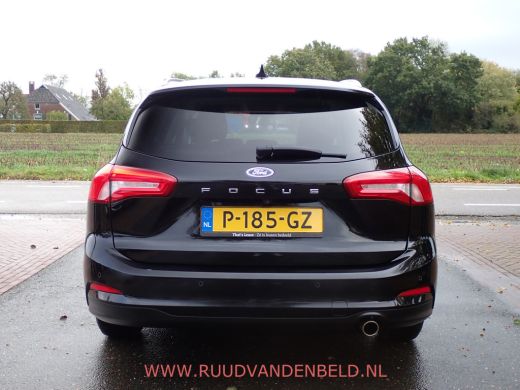 Ford Focus 1.0 EcoBoost STUUR + STOELVERWARMING / CAMERA / CARPLAY / NAVI ActivLease financial lease