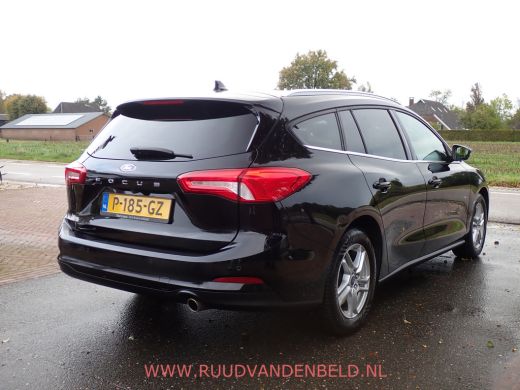 Ford Focus 1.0 EcoBoost STUUR + STOELVERWARMING / CAMERA / CARPLAY / NAVI ActivLease financial lease