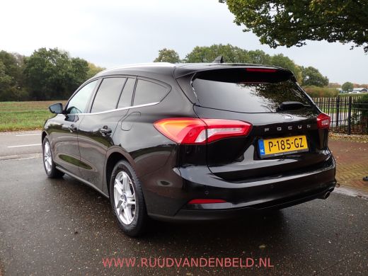 Ford Focus 1.0 EcoBoost STUUR + STOELVERWARMING / CAMERA / CARPLAY / NAVI ActivLease financial lease