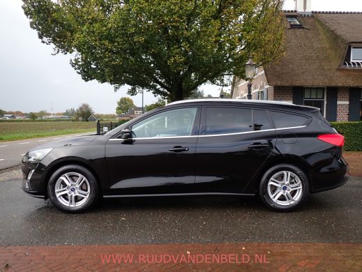Ford Focus 1.0 EcoBoost STUUR + STOELVERWARMING / CAMERA / CARPLAY / NAVI ActivLease financial lease