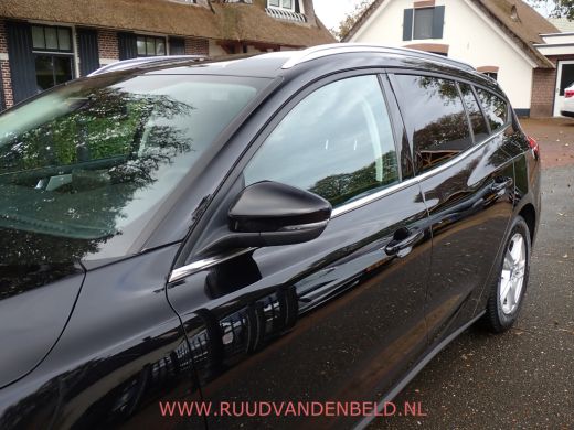 Ford Focus 1.0 EcoBoost STUUR + STOELVERWARMING / CAMERA / CARPLAY / NAVI ActivLease financial lease