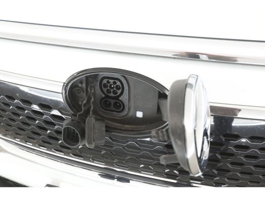 Maxus eDeliver9 77 kWh L2H2 | Snelladen | SOH 89% | Airco | Camera | Cruise | Carplay | 3 Zits | 2xSchuifdeur ActivLease financial lease