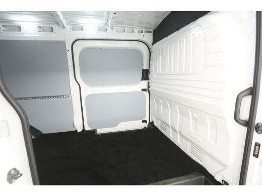 Maxus eDeliver9 77 kWh L2H2 | Snelladen | SOH 89% | Airco | Camera | Cruise | Carplay | 3 Zits | 2xSchuifdeur ActivLease financial lease