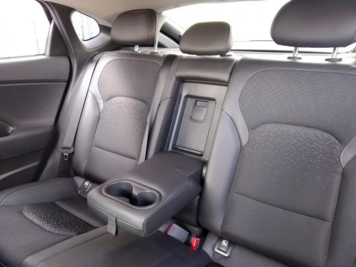 Hyundai i30 Fastback 1.4 T-GDI Premium | Navigatie DAB+ | Cruise Control | Climate control | Full LED | Parke... ActivLease financial lease