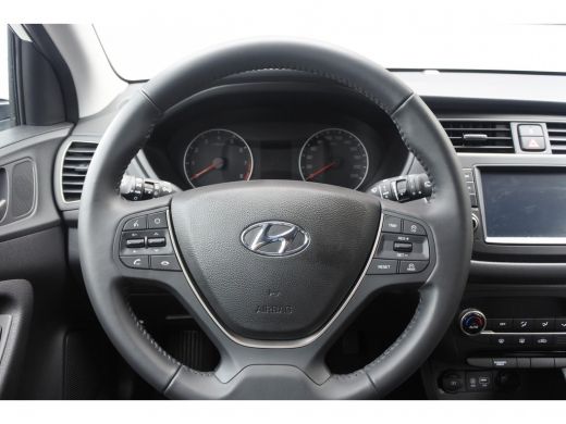 Hyundai i20 1.0 T-GDI Comfort Navi | Achteruitrijcamera | Cruise Control | LED Verliching ActivLease financial lease