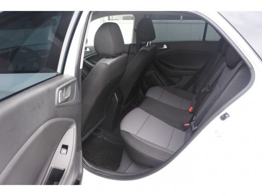 Hyundai i20 1.0 T-GDI Comfort Navi | Achteruitrijcamera | Cruise Control | LED Verliching ActivLease financial lease