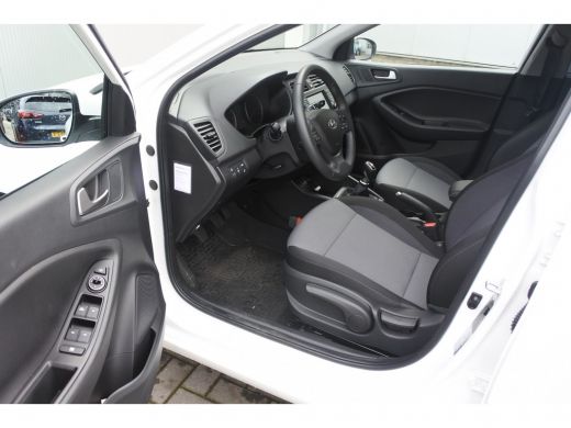 Hyundai i20 1.0 T-GDI Comfort Navi | Achteruitrijcamera | Cruise Control | LED Verliching ActivLease financial lease