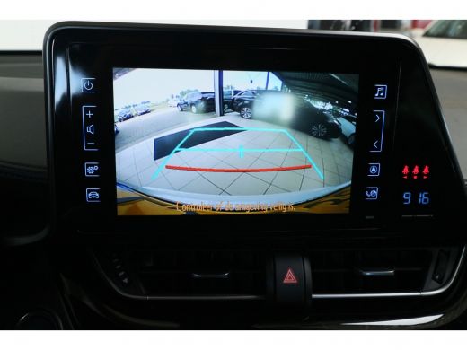 Toyota C-HR 1.8 Hybrid Active | Navigatie | Parkeer camera | Climate control | LM Velgen | ActivLease financial lease