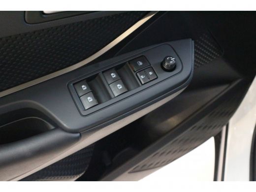 Toyota C-HR 1.8 Hybrid Active | Navigatie | Parkeer camera | Climate control | LM Velgen | ActivLease financial lease