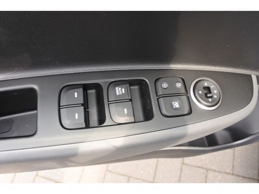 Hyundai i10 1.0i Comfort | OP = OP | Navi | Airco | Cruise Control | Bluetooth ActivLease financial lease