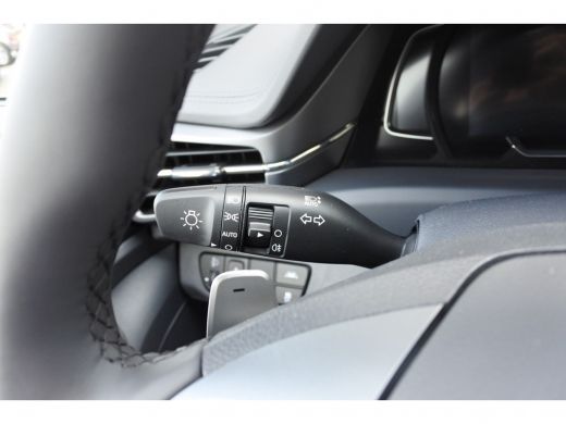 Hyundai IONIQ 1.6 GDi Premium Automaat | Navigatie | Achteruitrijcamera | Leder ActivLease financial lease