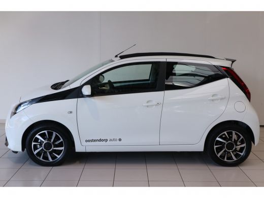 Toyota Aygo 1 0 Vvt I X Play Sport Canvas Open Dak Airco Dakspoiler Dubbele Uitlaat Led Dagrijverli 19 4 500km Financial Lease Vanaf 1 Activlease
