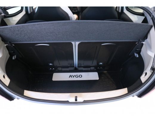 Toyota Aygo 1.0 VVT-i x-play sport | Canvas open dak | Airco | Dakspoiler | Dubbele uitlaat | Led dagrijverli... ActivLease financial lease