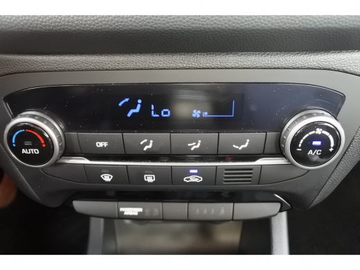 Hyundai i20 1.0 T-GDI i-CROSS-Pack |  i-Cross-Pack: Wielbogen Stootstrips Lichtmetalen Velgen BiColor | Navig... ActivLease financial lease