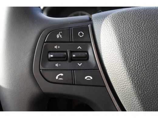 Hyundai i20 1.0 T-GDI i-CROSS-Pack |  i-Cross-Pack: Wielbogen Stootstrips Lichtmetalen Velgen BiColor | Navig... ActivLease financial lease