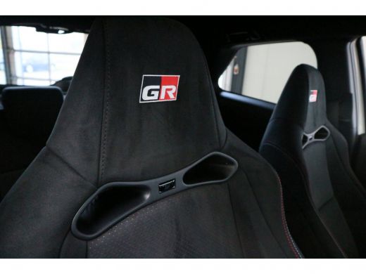 Toyota Yaris 1.8 GRMN | Unieke auto nummer 57 van de 400! | 212 PK | ActivLease financial lease