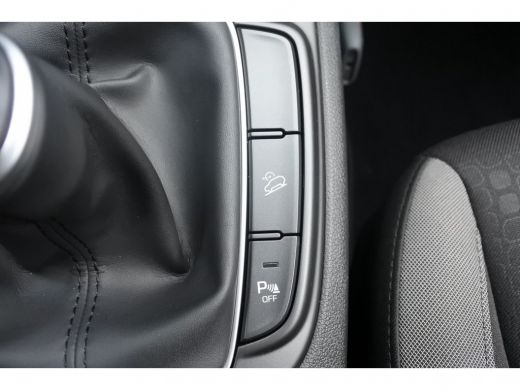 Hyundai Kona 1.0 T-GDI Comfort Navi | Achteruitrijcamera | Bluetooth | Climate Control ActivLease financial lease