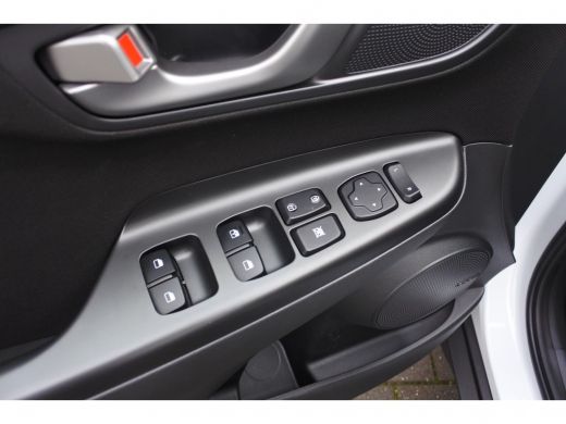 Hyundai Kona 1.0 T-GDI Comfort Navi | Achteruitrijcamera | Bluetooth | Climate Control ActivLease financial lease