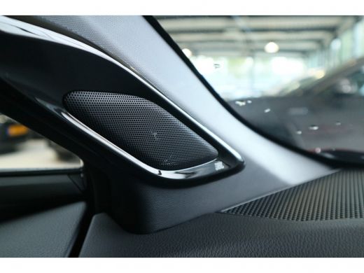Toyota C-HR 1.8 Hybrid Dynamic Sport | Sportstoelen | Stoelverwarming | JBL Geluid | Navigatie | ActivLease financial lease