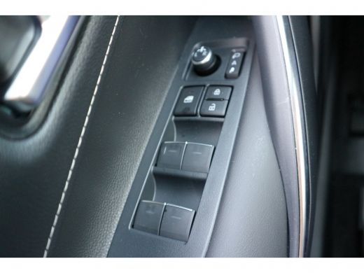 Toyota Corolla Touring Sports 2.0 Hybrid Style | 5 jaar garantie en 5 jaar gratis onderhoud | ActivLease financial lease