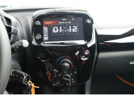 Toyota Aygo 1.0 VVT-i x-cite | Fabrieksgarantie | ActivLease financial lease