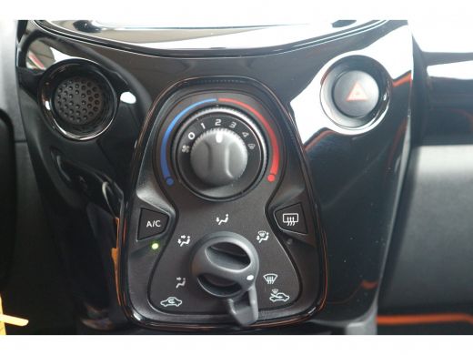 Toyota Aygo 1.0 VVT-i x-cite | Fabrieksgarantie | ActivLease financial lease