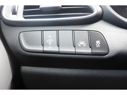 Hyundai i30 Fastback 1.4 T-GDI Premium Navigatie | Airco (automatisch) | Achteruitrijcamera ActivLease financial lease