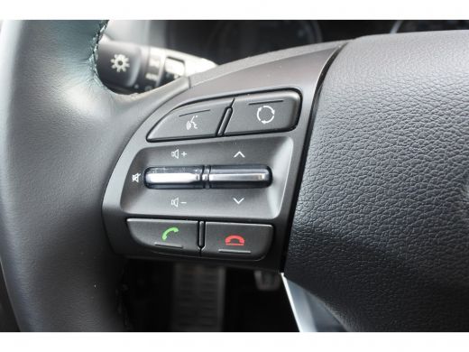Hyundai i30 Fastback 1.4 T-GDI Premium Navigatie | Airco (automatisch) | Achteruitrijcamera ActivLease financial lease