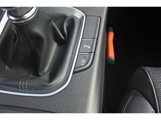 Hyundai i30 Fastback 1.4 T-GDI Premium Navigatie | Airco (automatisch) | Achteruitrijcamera ActivLease financial lease