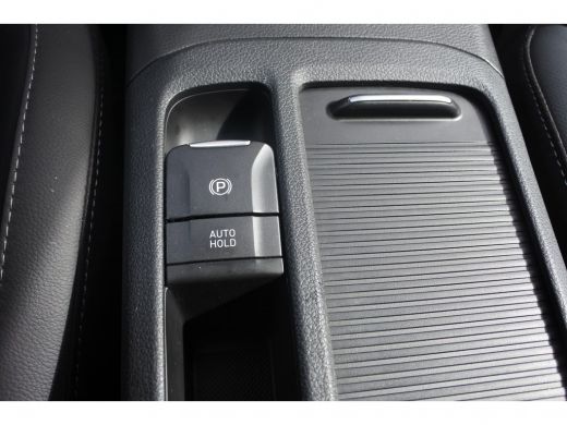 Hyundai i30 Fastback 1.4 T-GDI Premium Navigatie | Airco (automatisch) | Achteruitrijcamera ActivLease financial lease