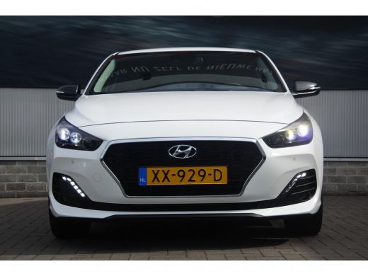 Hyundai i30 Fastback 1.4 T-GDI Premium Navigatie | Airco (automatisch) | Achteruitrijcamera ActivLease financial lease